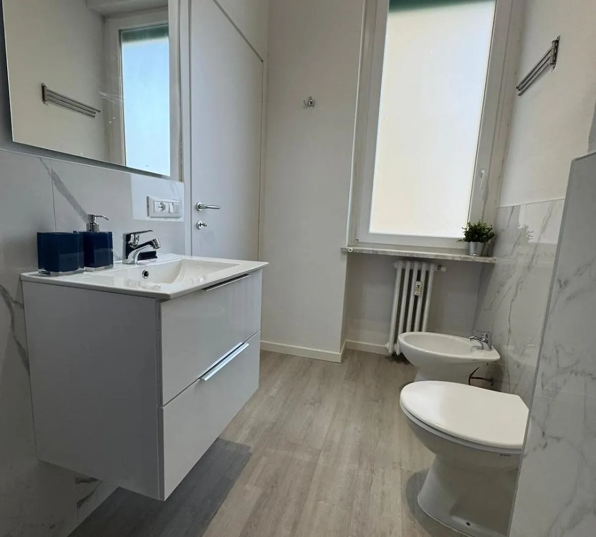 Sunny Sands Apartments Livorno Italy