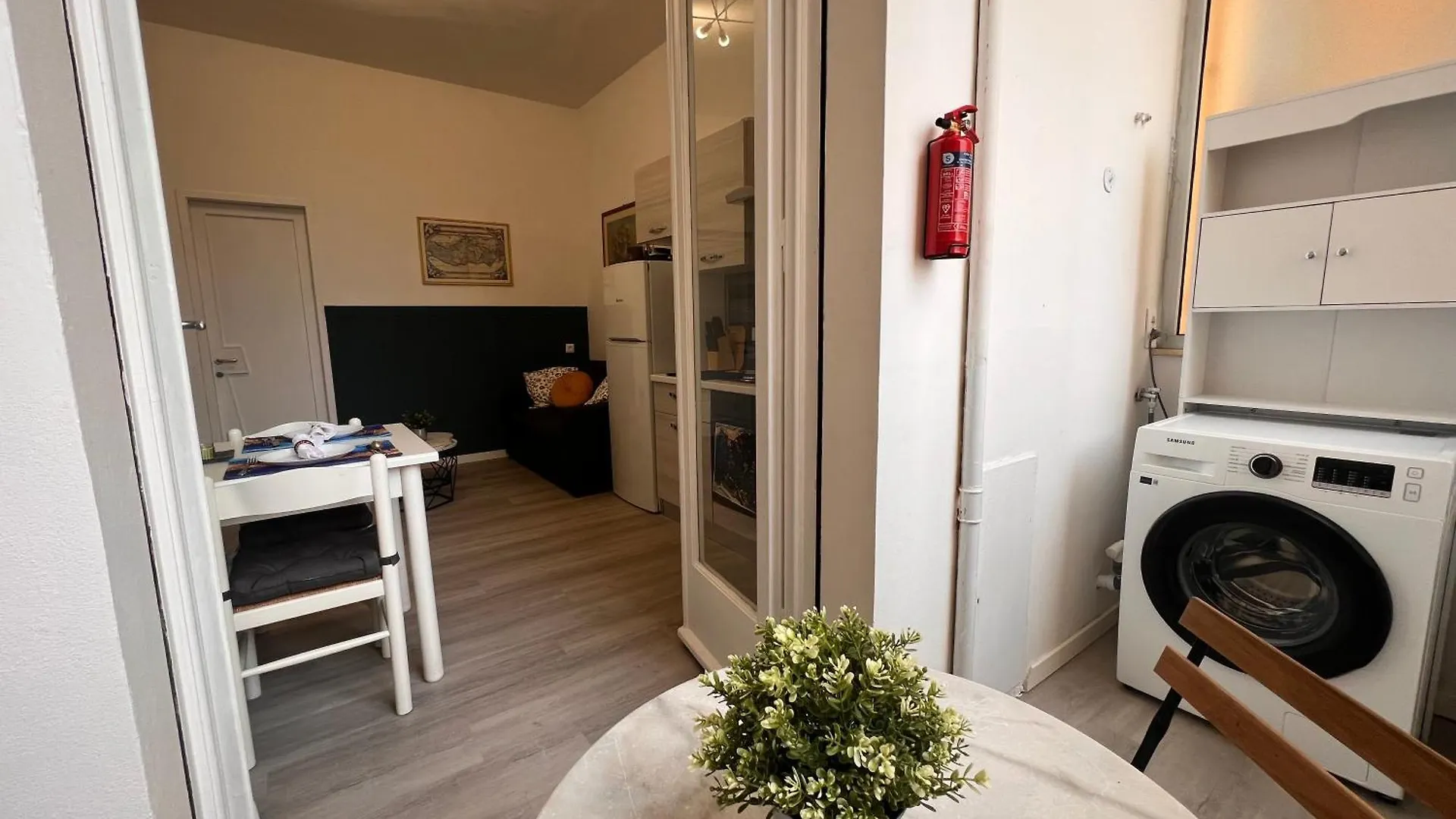 Sunny Sands Apartments Livorno 0*,
